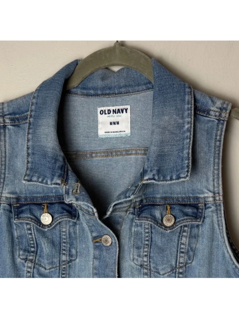 Old Navy Denim Vest Sleeveless Jean Jacket Blue Button Up Pockets Casual Blue - Picture 2 of 5